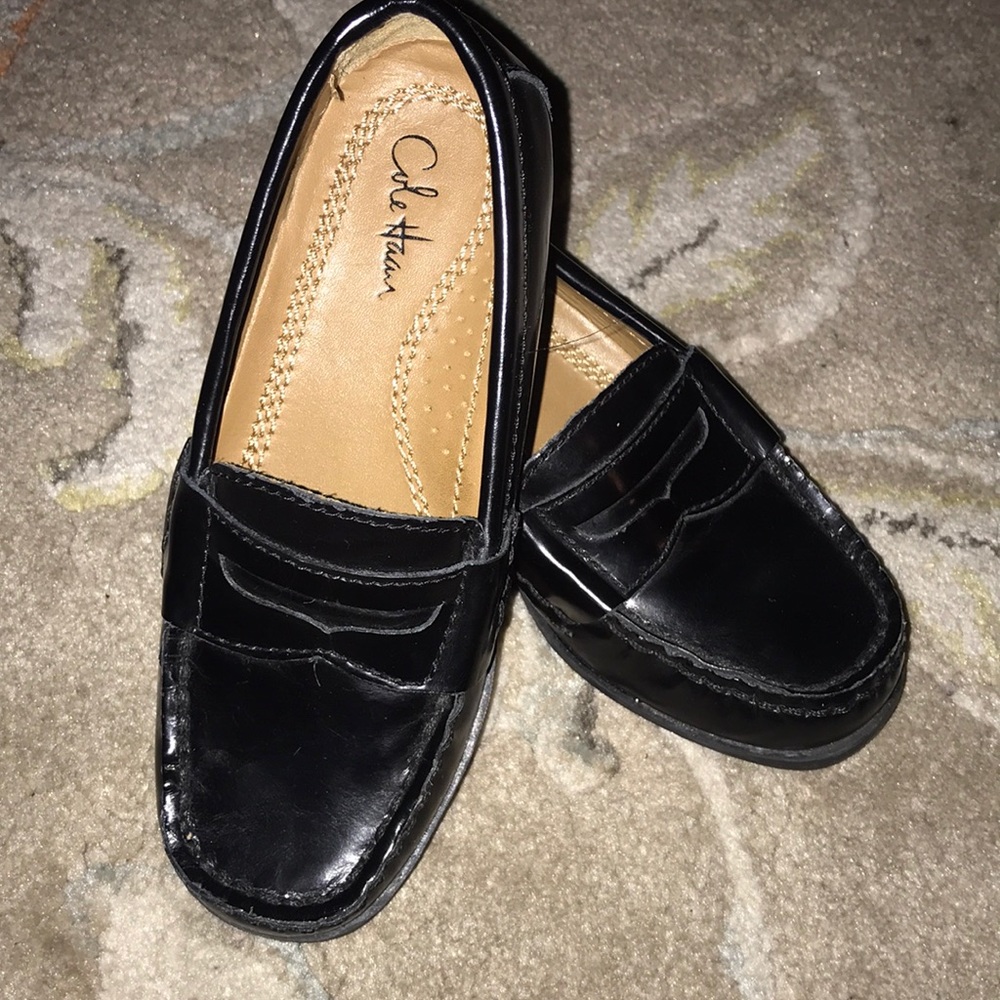 Cole Haan kids loafer. Black size 10. Nikeair sole